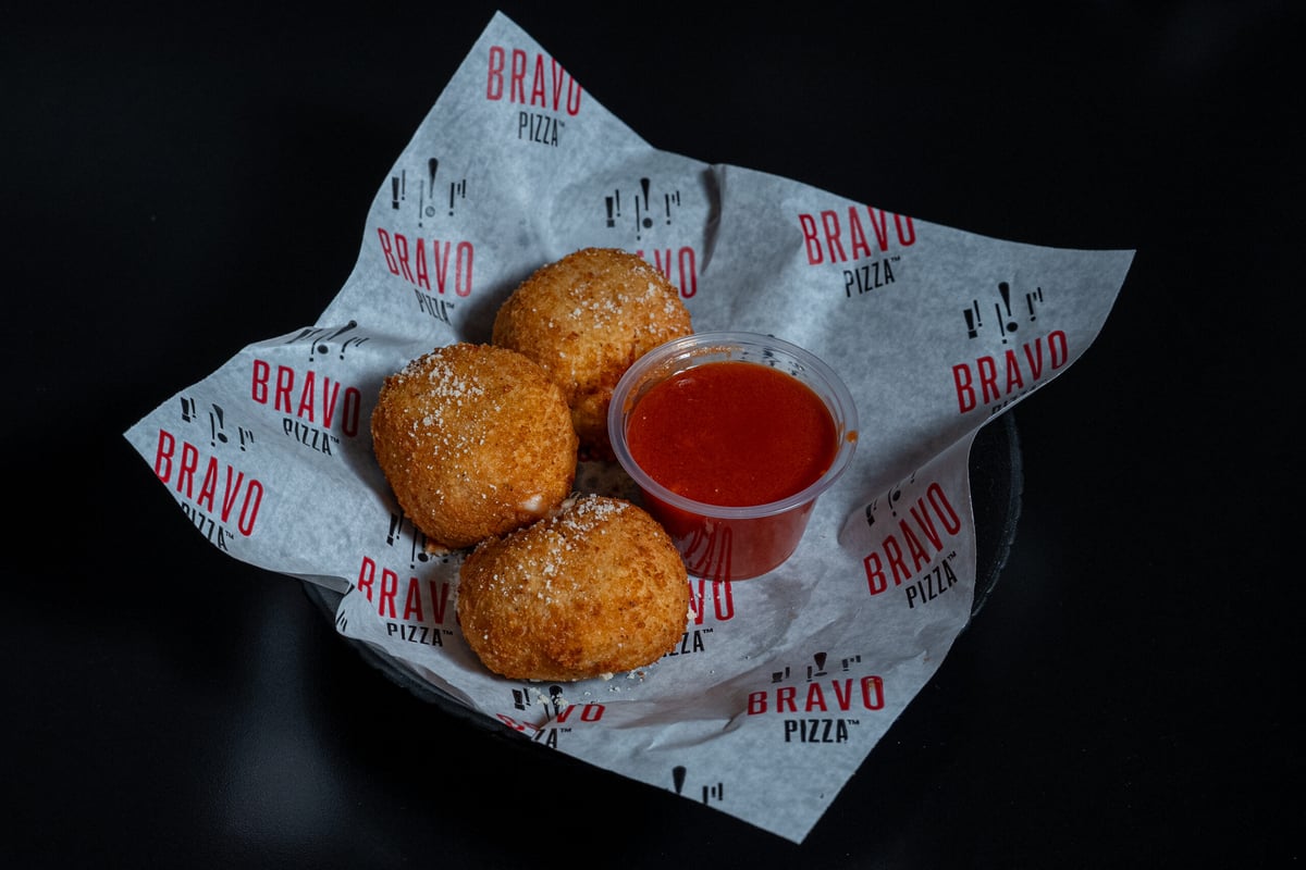 Mac & Cheese Balls (3)