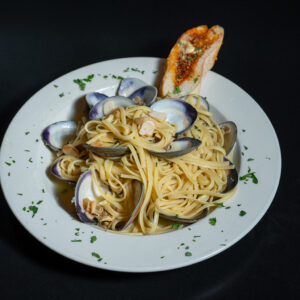 Linguine in White Clam Sauce